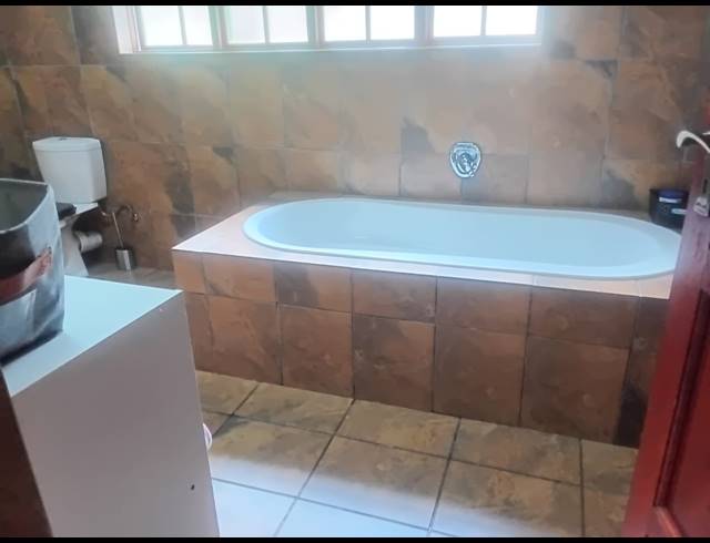 2 BEDROOM HOUSE FOR SALE IN HENLEY ON KLIP